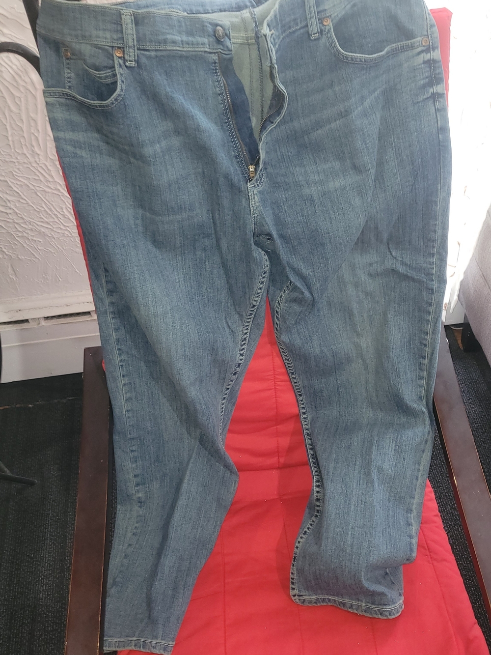 Lee Men's Relaxed Jeans in Light Blue Denim